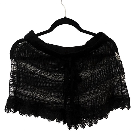 Club Z Collection NWT Women's Crochet Shorts L Swimsuit Coverup - Picture 1 of 2